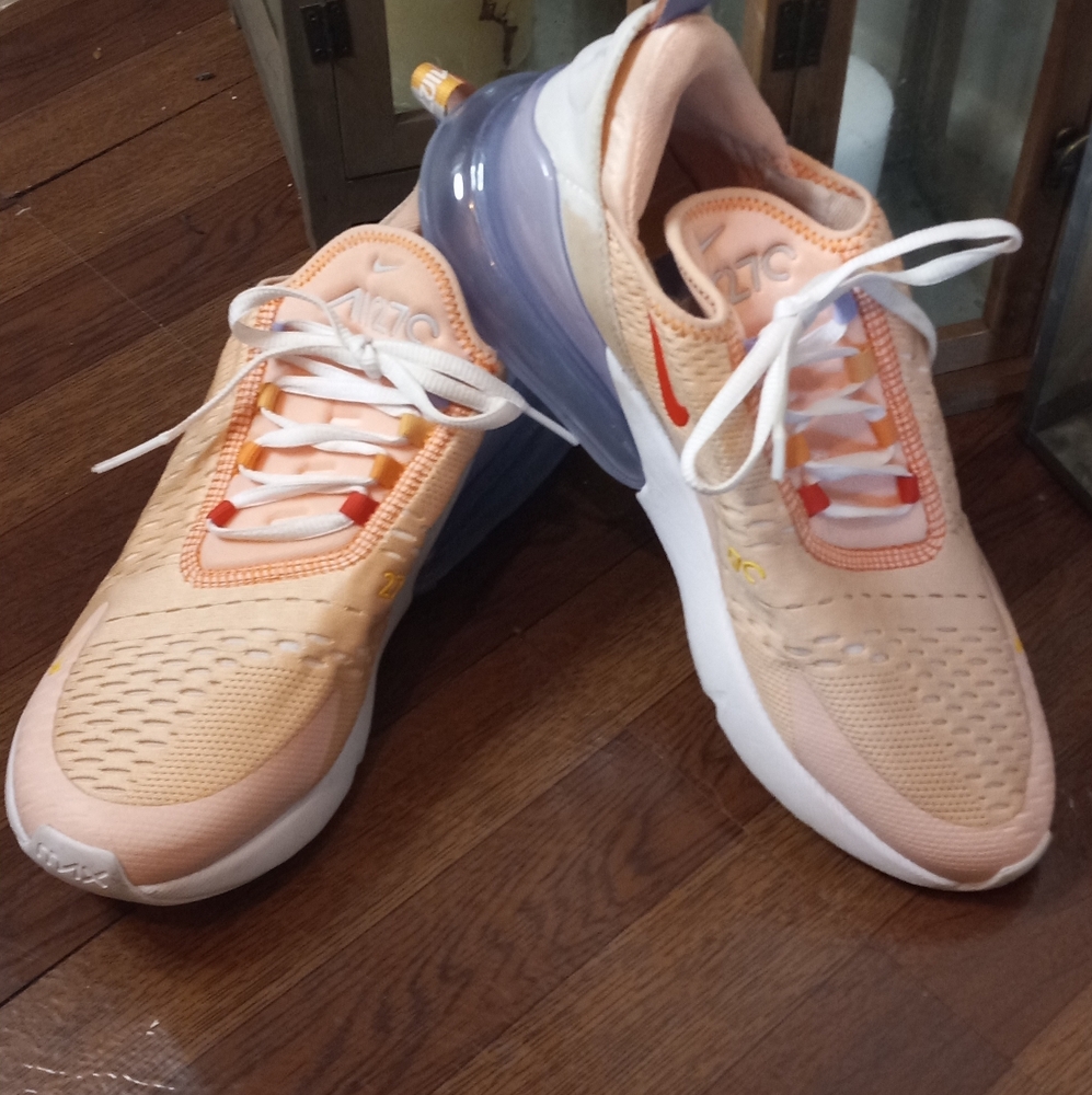 Nike Air Max 27c   Sz 9 W  light pink